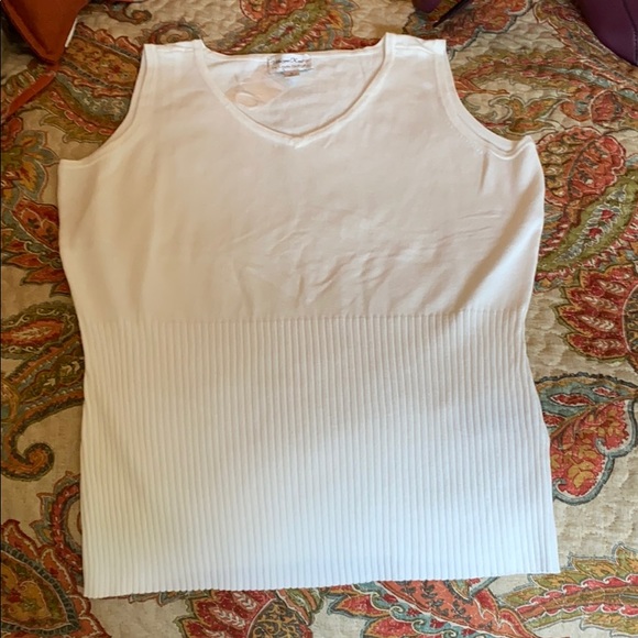 Top - Picture 2 of 2